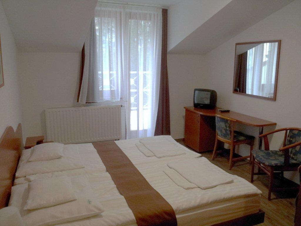 Fenyves Hotel Bekescsaba Exterior photo
