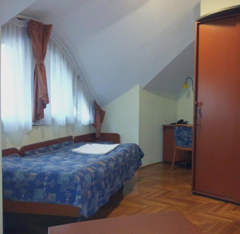 Fenyves Hotel Bekescsaba Exterior photo